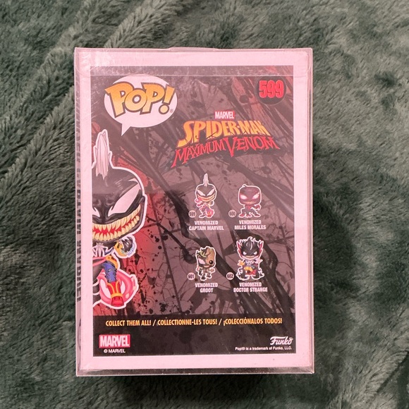 Funko Venomized Captain Marvel Pop! Vinyl - Black, White, Red, Yellow - Picture 3 of 6